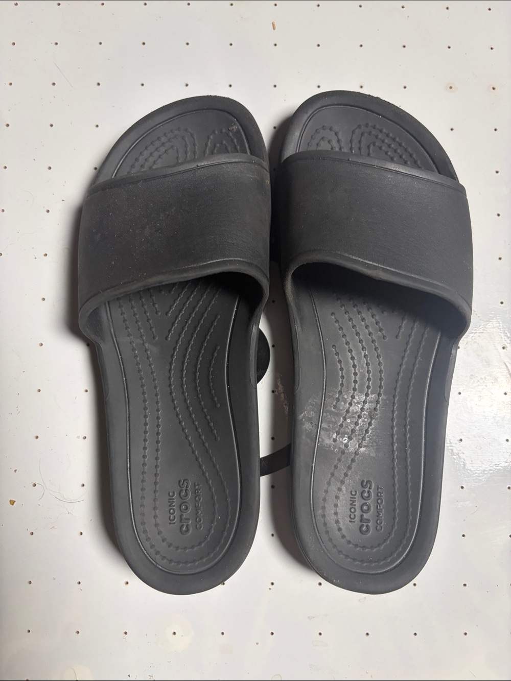 CROCS Classic Slide Sandals in Charcoal size W7